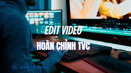 Cận cảnh chuyên viên đang dựng phim, chỉnh sửa video cho một TVC quảng cáo trên phần mềm chuyên dụng trong giai đoạn hậu kỳ.