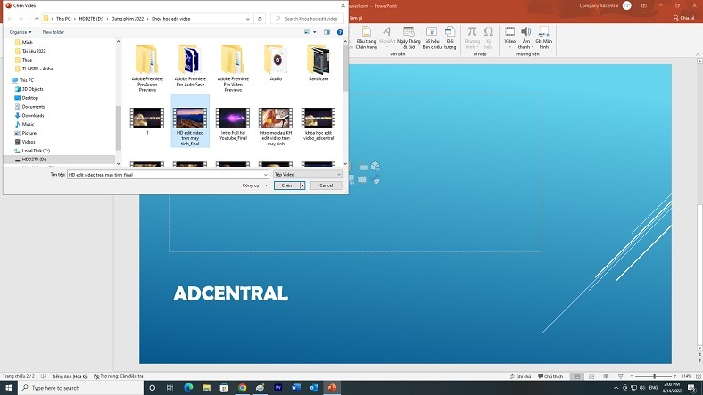 Chọn video từ máy tính mà bạn muốn chèn